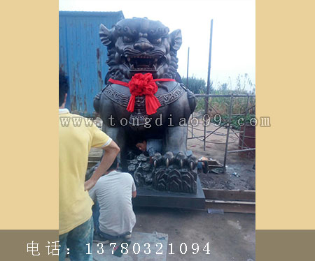 铜狮子门卫