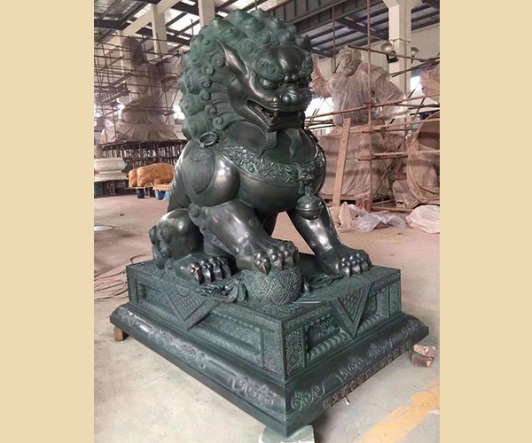 铸铜狮子