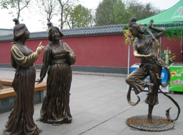 校园主题雕塑-铸铜人物像